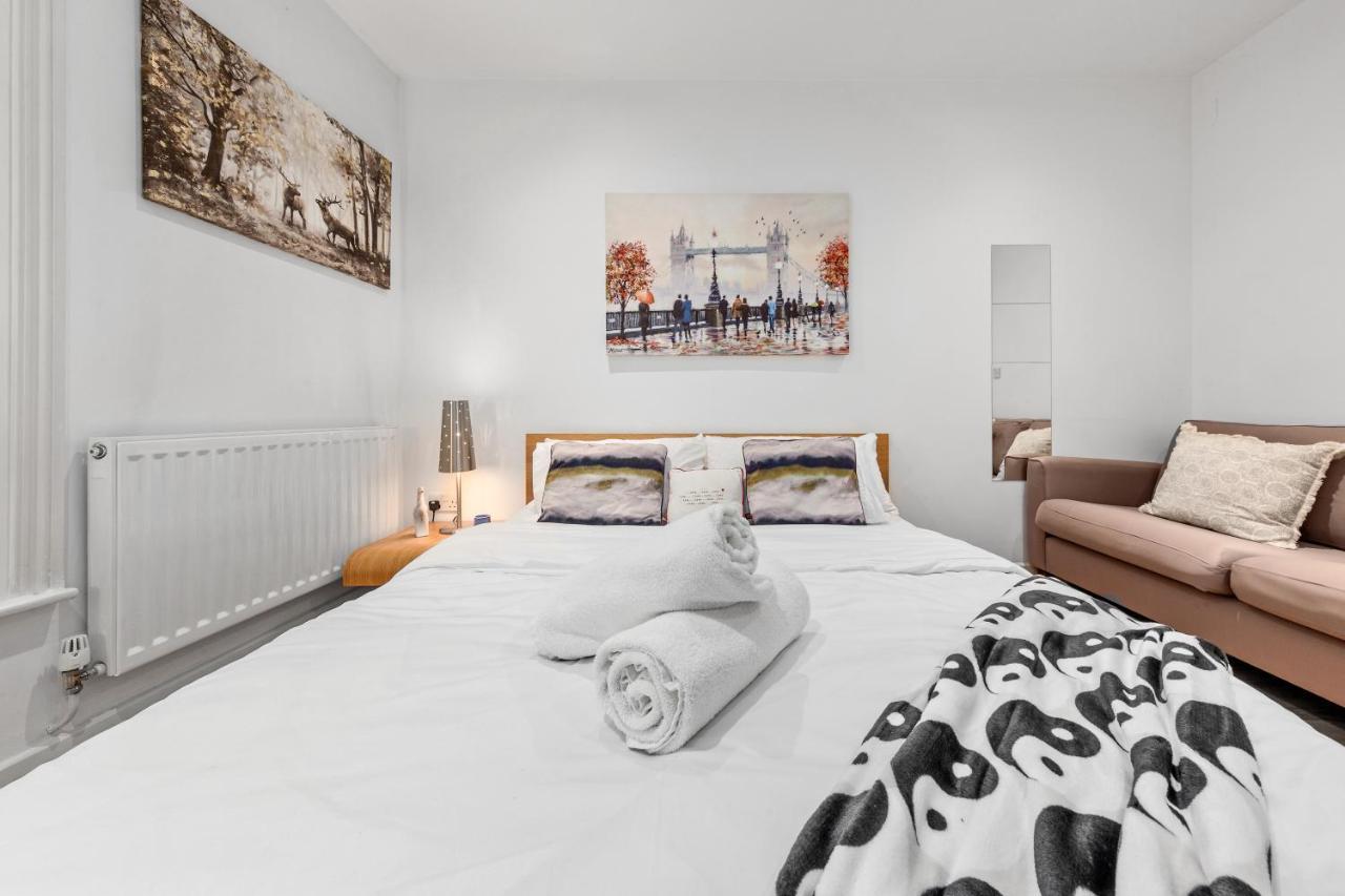 3-Bedroom Flat In London Sleeps 14 Hy1 Exterior photo