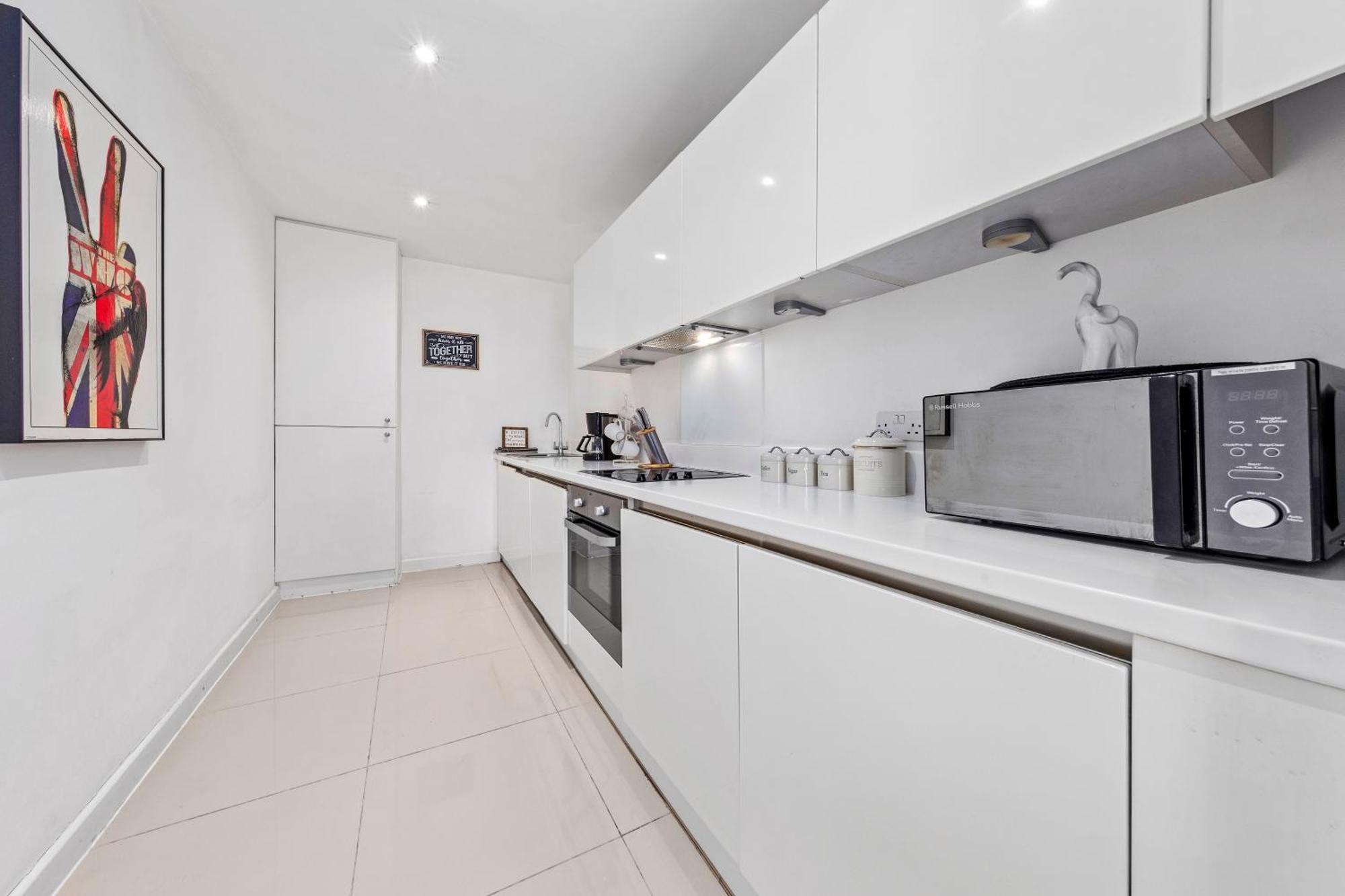 3-Bedroom Flat In London Sleeps 14 Hy1 Exterior photo