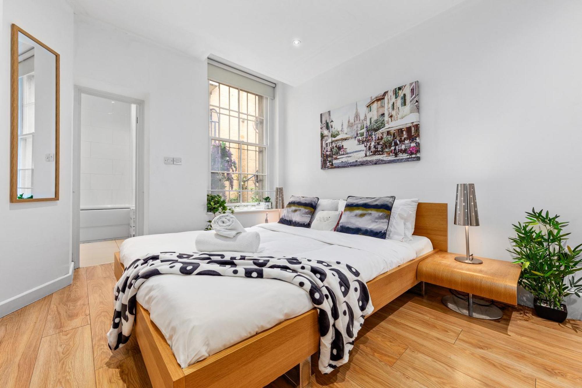 3-Bedroom Flat In London Sleeps 14 Hy1 Exterior photo