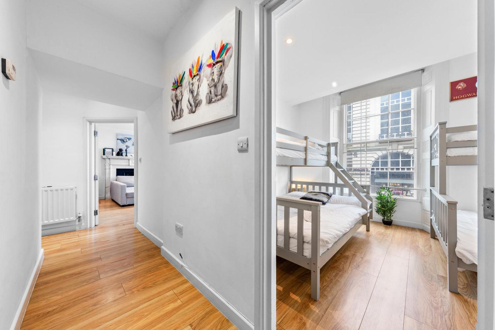 3-Bedroom Flat In London Sleeps 14 Hy1 Exterior photo